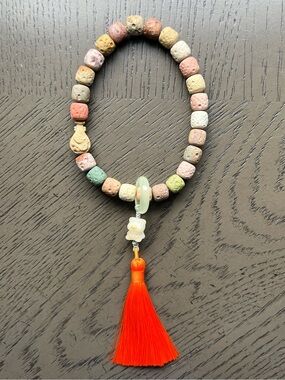 Alashan agate with bodhi bear car charm